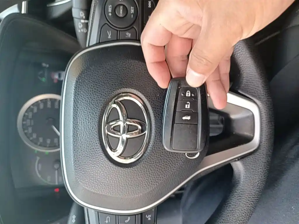 Toyota Corolla 2021 Hybrid 1.8L E-CVT Elite Edition фото 9