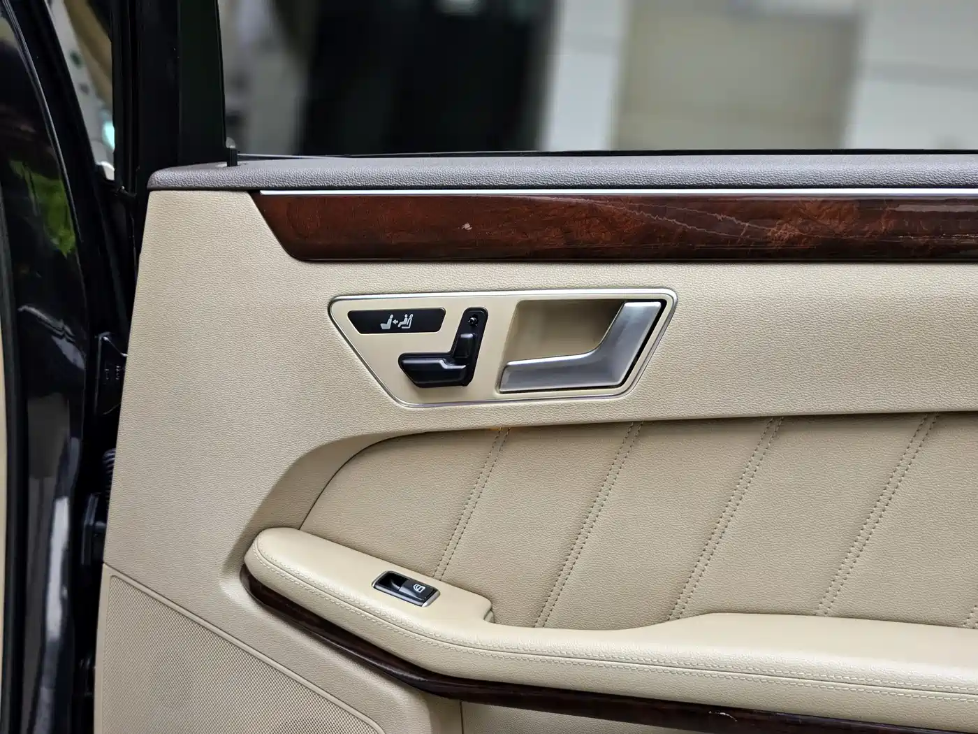 Mercedes-Benz E-Class 2012 E 200 L CGI Elegance фото 21