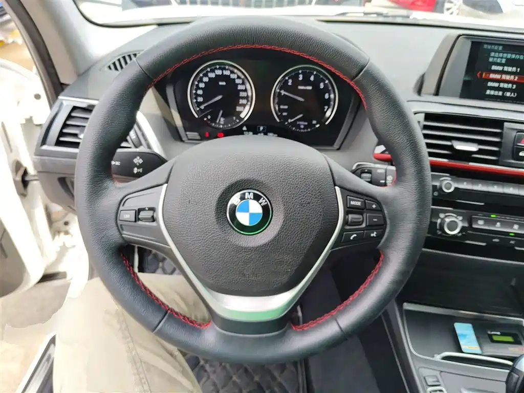 BMW 1 Series (Import) 2018 118i Sport Design Package фото 7