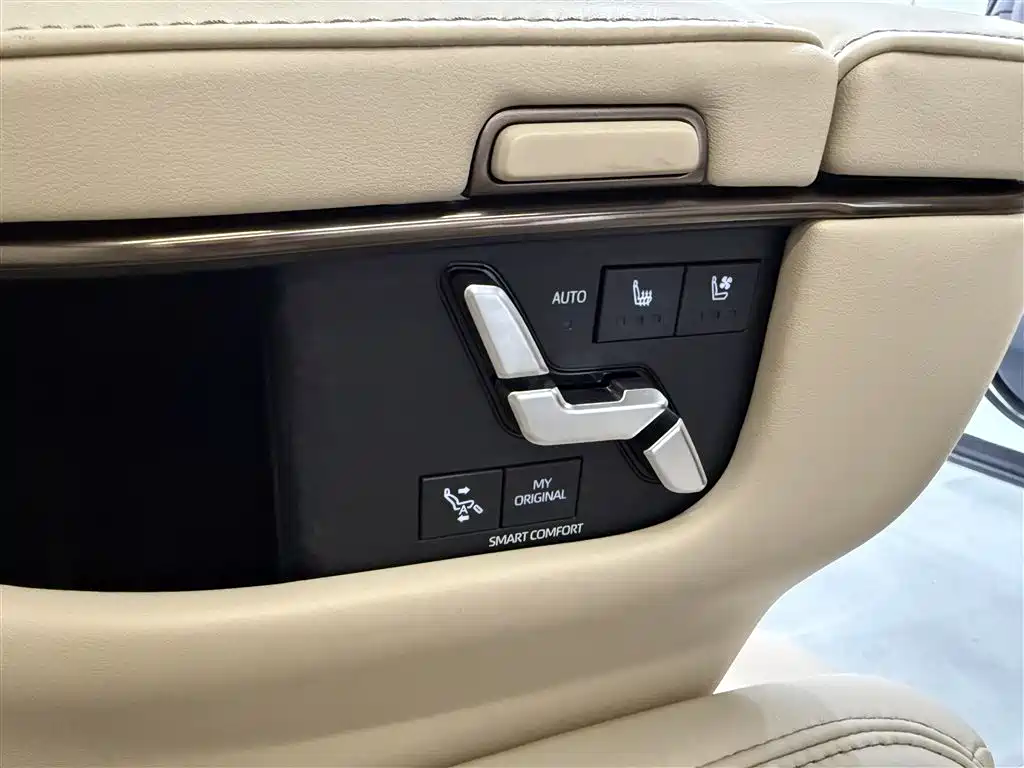 Toyota Alphard 2024 Hybrid 2.5L Ultimate Enjoyment Edition фото 14
