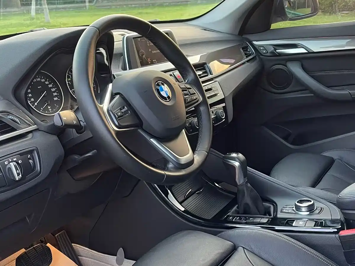 BMW X1 2016 sDrive20Li Luxury Model фото 5