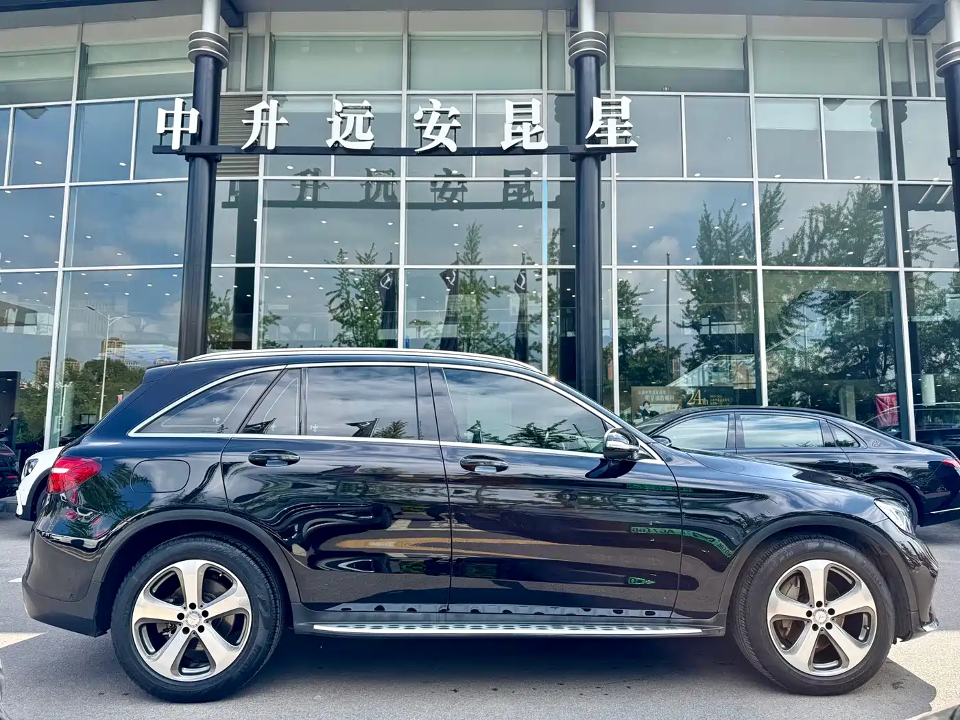 Mercedes-Benz GLC 2017 GLC 300 4MATIC Dynamic фото 4