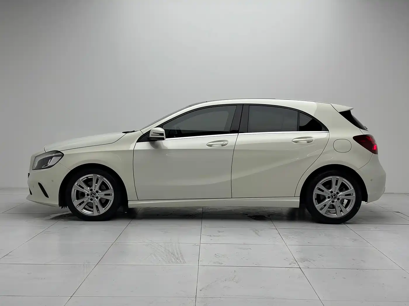 Mercedes-Benz A-Class (Import) 2017 A 200 Dynamic Edition фото 24