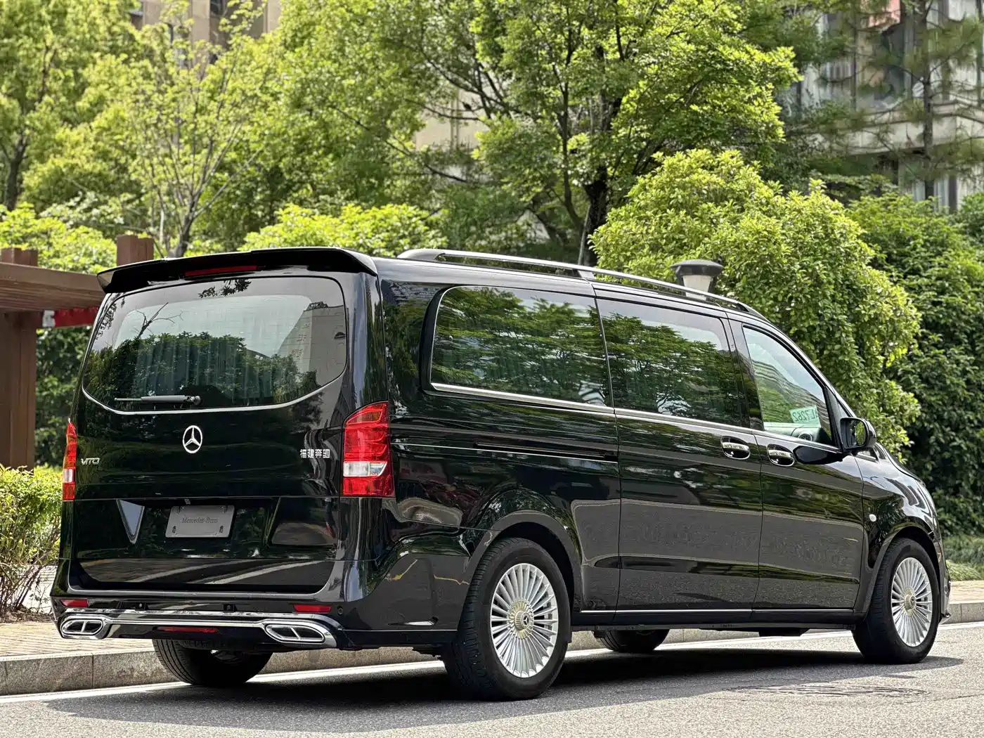 Mercedes-Benz Vito 2023 2.0T Business 7-Seater фото 6