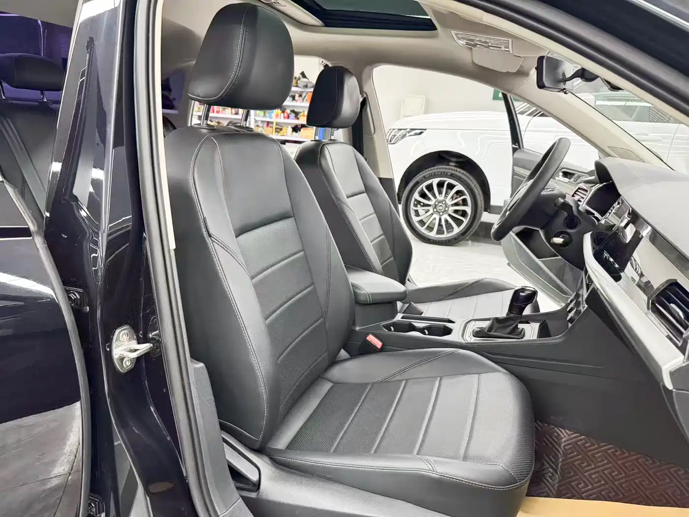 Volkswagen Lavida 2021 1.5L Auto Comfort Edition фото 15