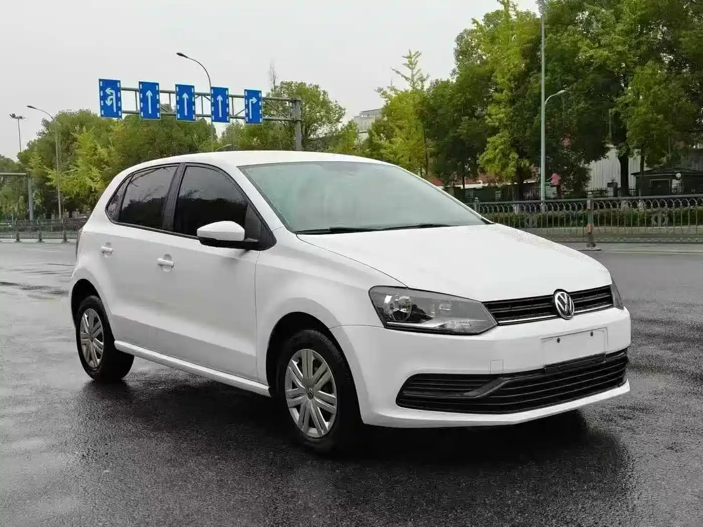 Volkswagen Polo 2018 1.5L Auto Safe Drive фото 3