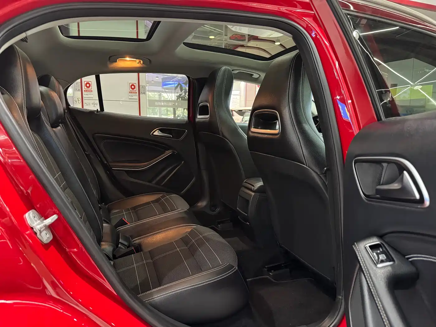 Mercedes-Benz GLA (Import) 2015 GLA 200 фото 11