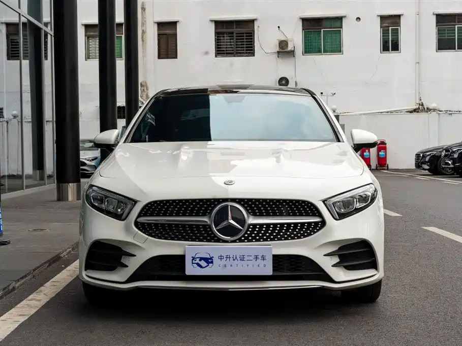 Mercedes-Benz A-Class 2021 A 200 L Sport Sedan Fashion Edition фото 4