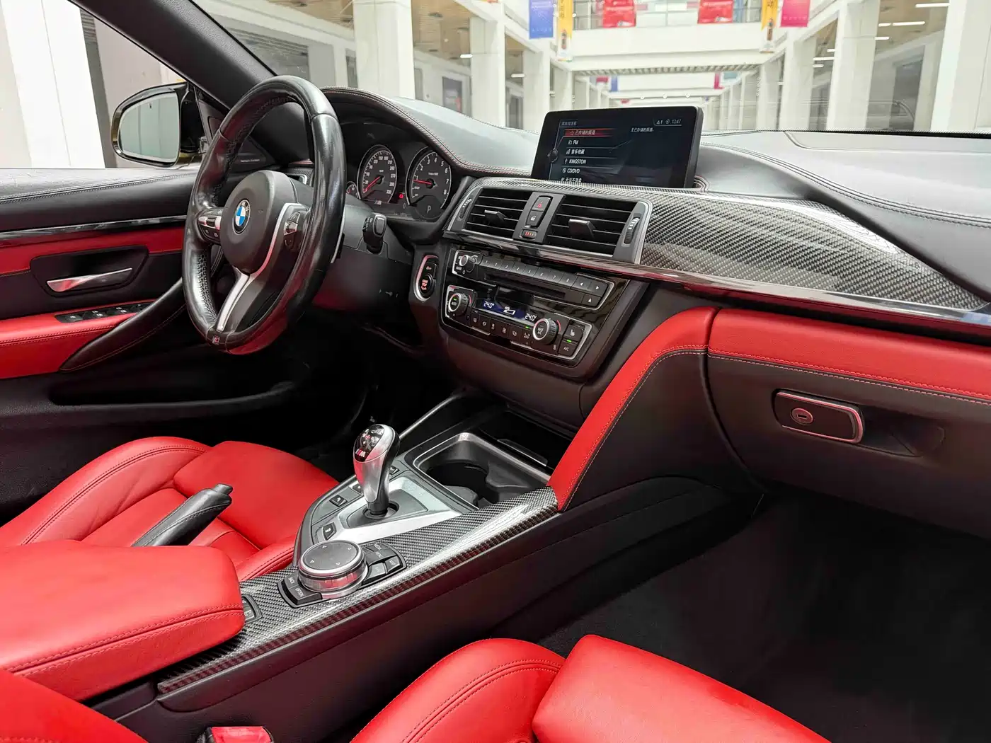 BMW M4 2016 M4 Convertible Racing Limited Edition фото 8