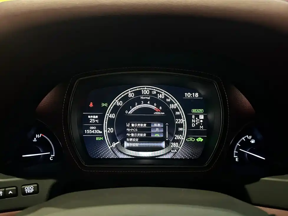 Lexus LS 2018 500h Executive Edition China VI фото 23