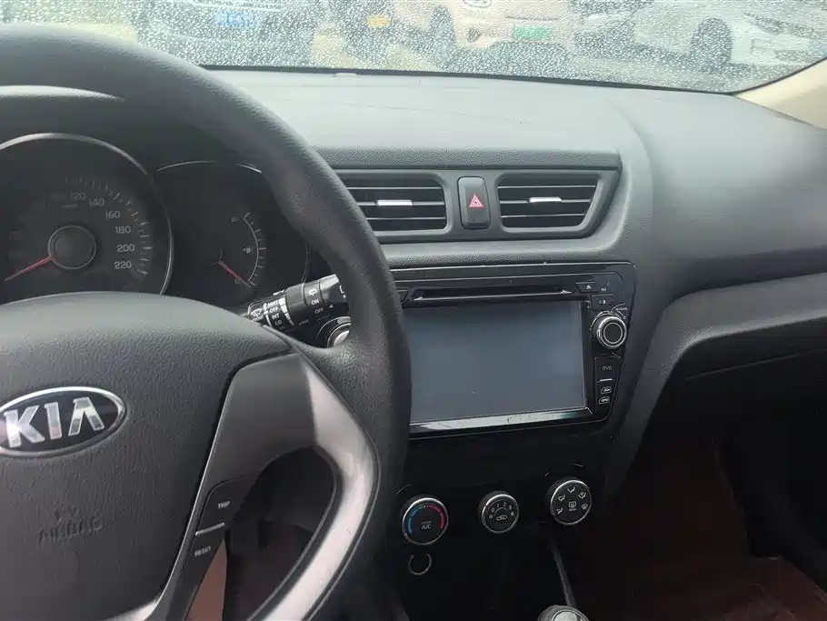 Kia K2 2015 Hatchback 1.4L AT GLS фото 12