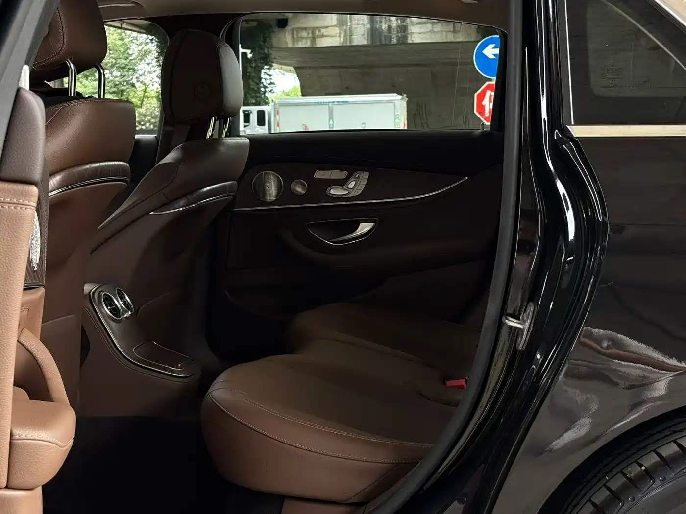 Mercedes-Benz E-Class 2021 E 300 L Luxury фото 6