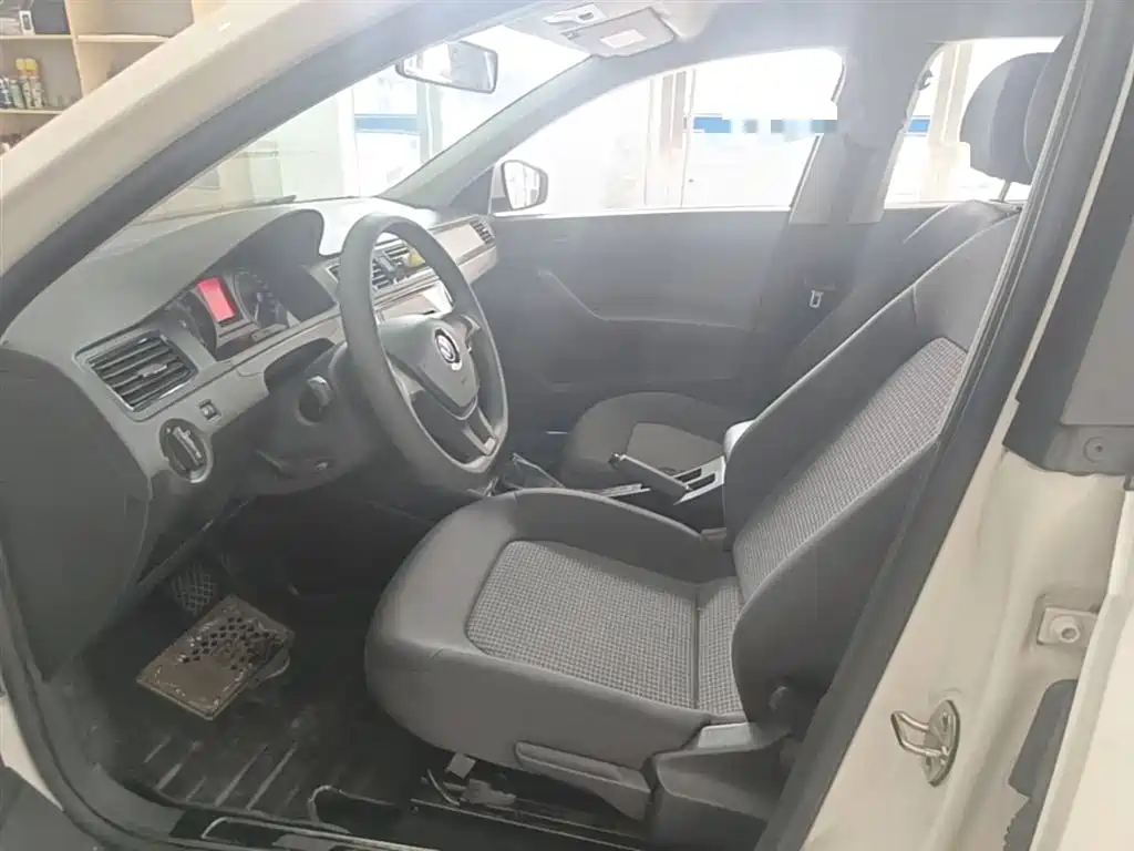 Volkswagen Santana 2017 Gran Santana 1.6L Auto Trendline фото 15