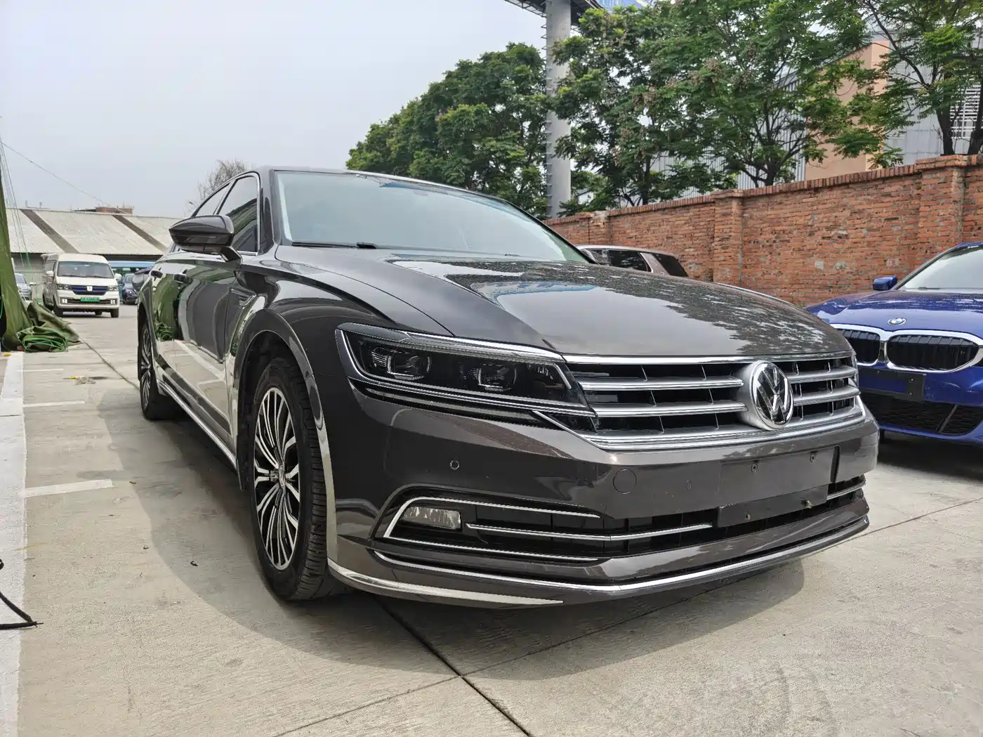 Volkswagen Phideon 2018 Facelift 380TSI FWD Business фото 3