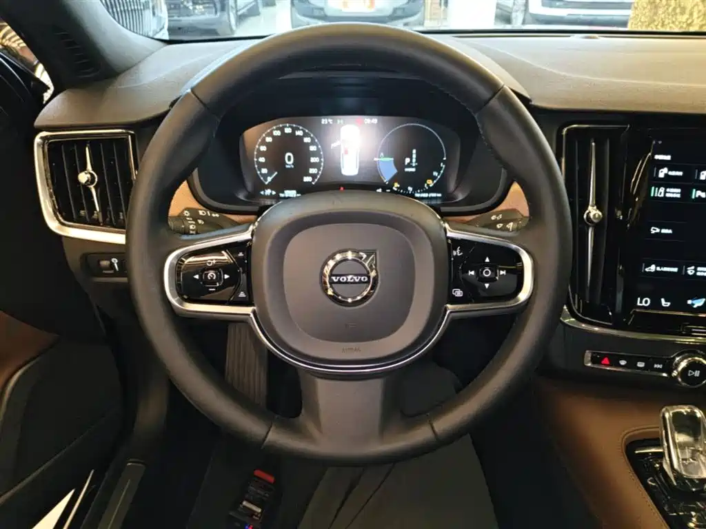 VOLVO S90 PLUG-IN HYBRID