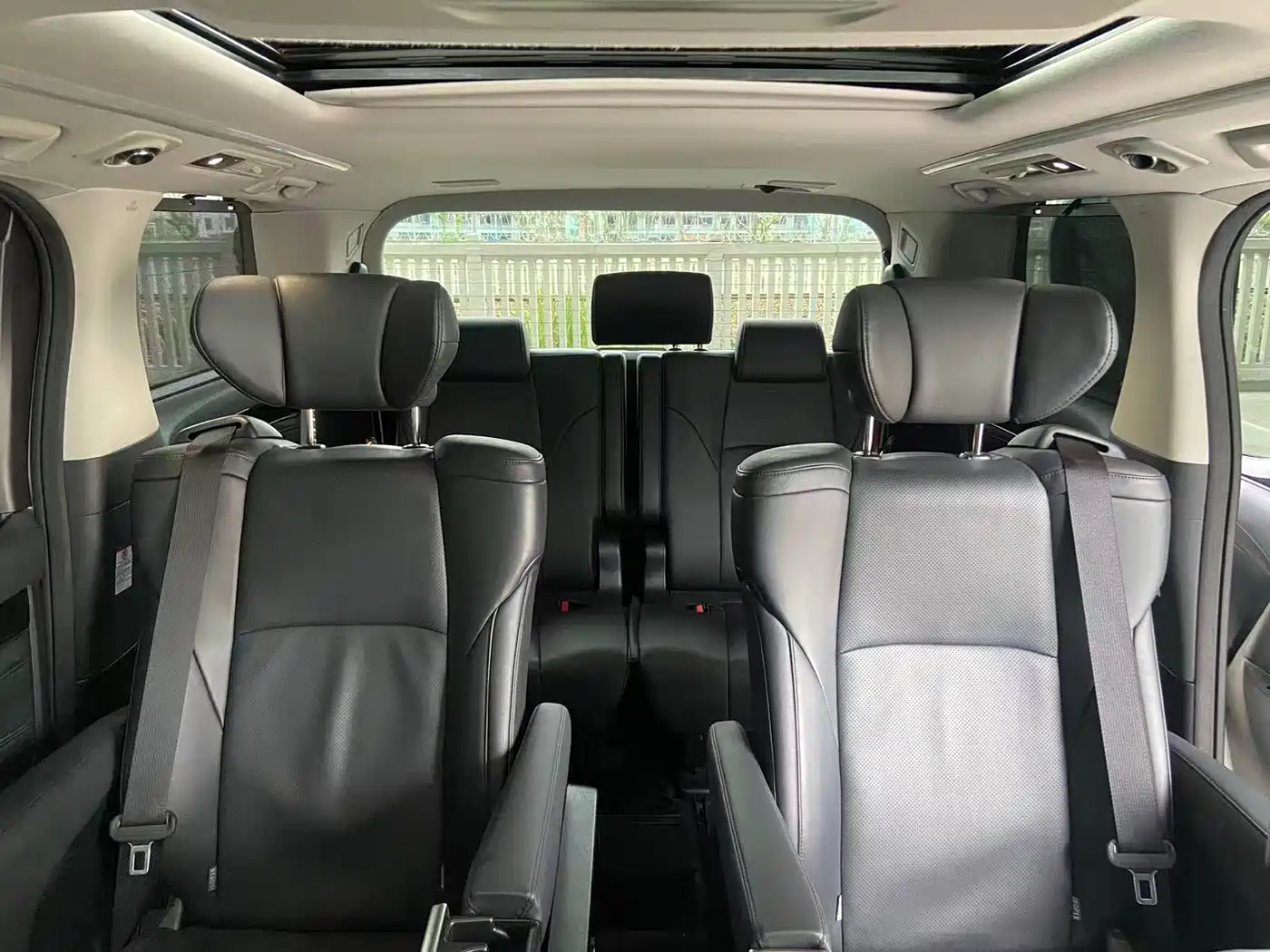 Toyota Vellfire 2021 Crown Hybrid 2.5L HV Luxury Edition фото 9