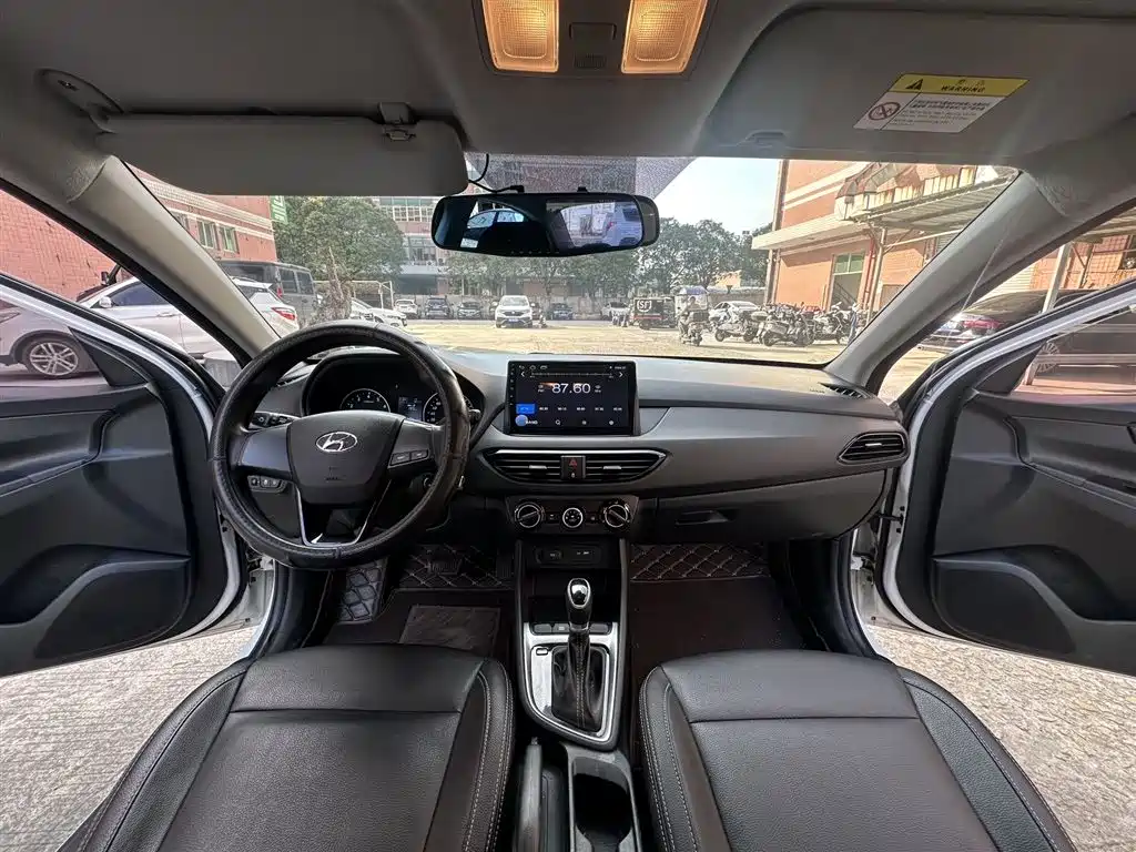 Hyundai Elantra 2020 1.6L Auto GL Pleasing Edition фото 7