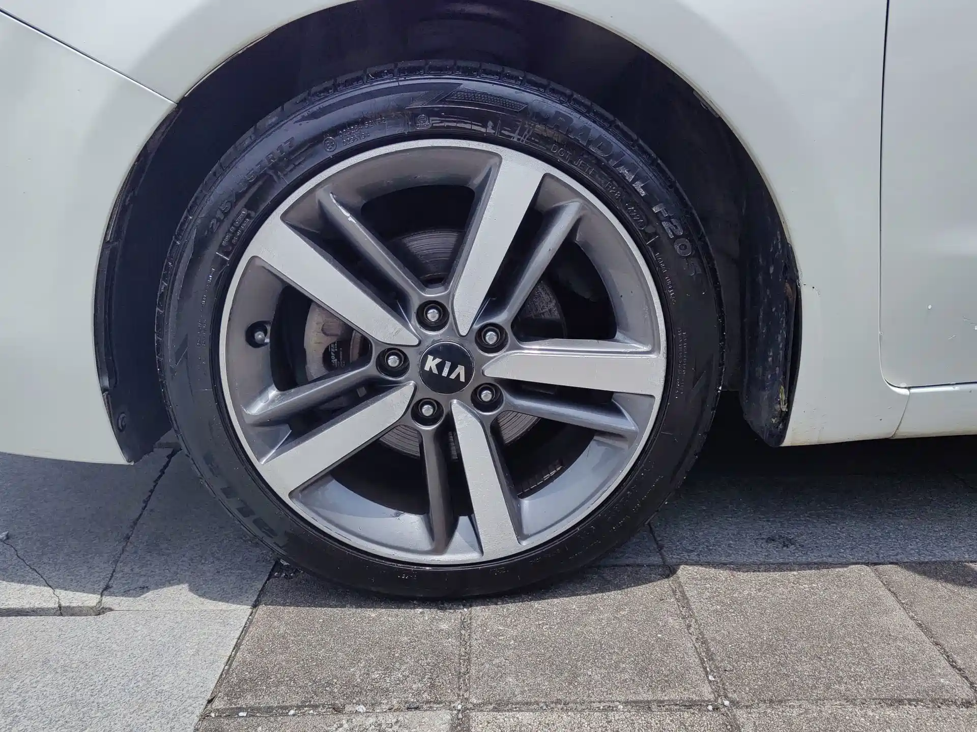Photo 8 - Kia K3