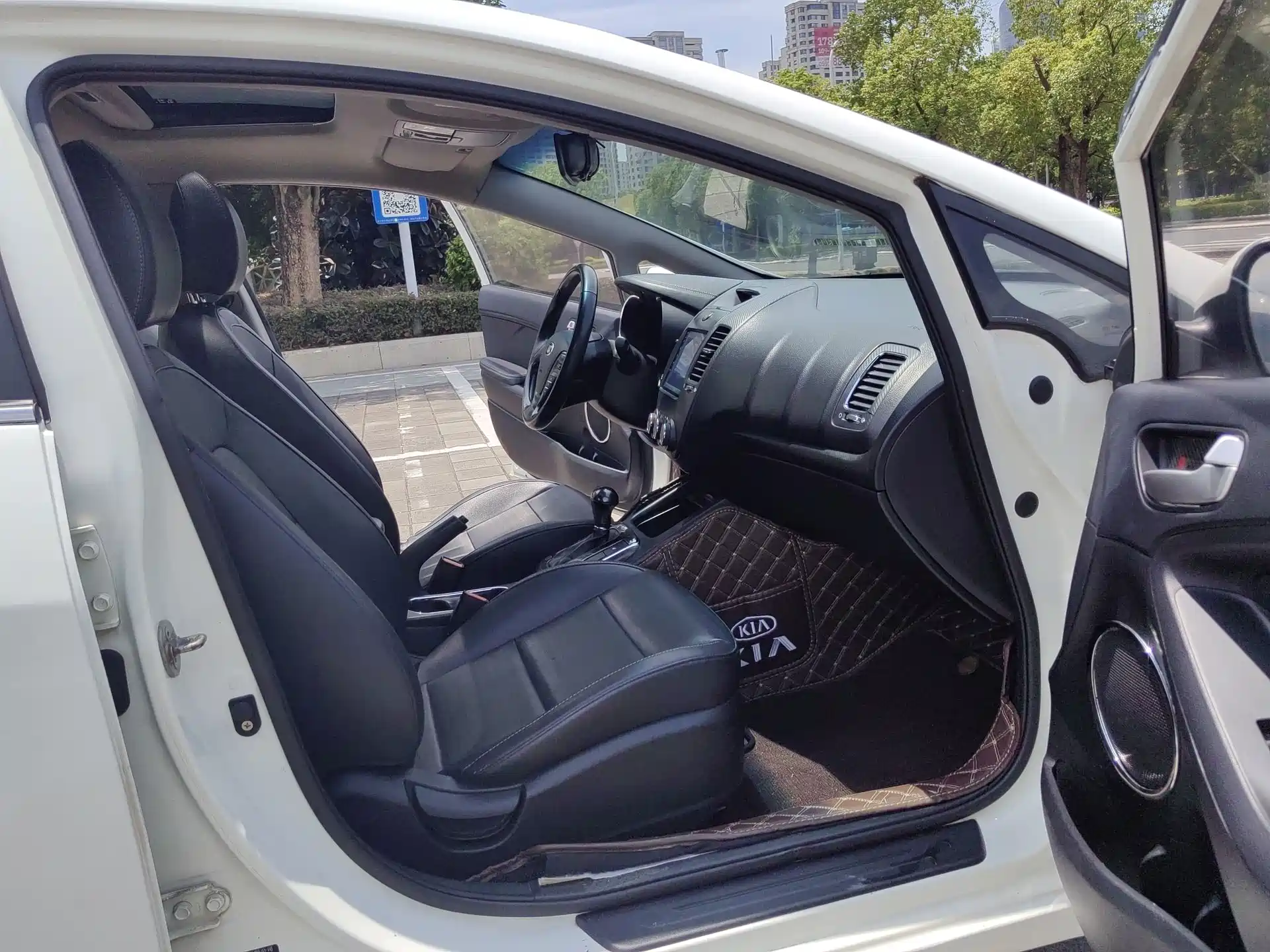 Photo 11 - Kia K3