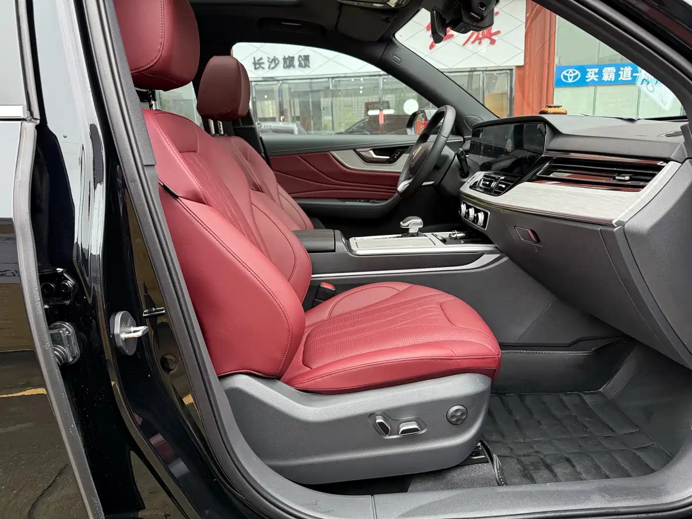 Hongqi HS5 2025 2.0T 2WD Mystic Shadow Edition фото 16