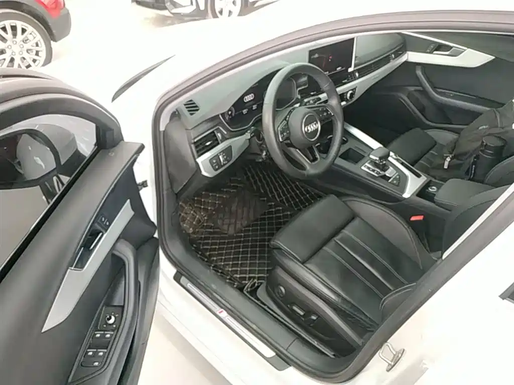 Audi A4L 2020 40 TFSI quattro Luxury Dynamic фото 16