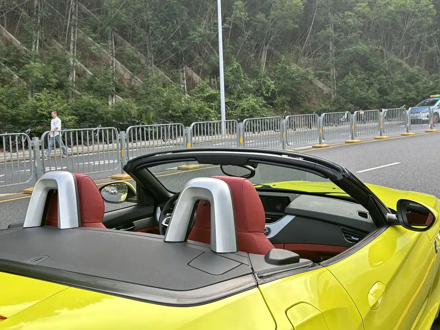 BMW Z4 2013 sDrive20i Leading фото 7