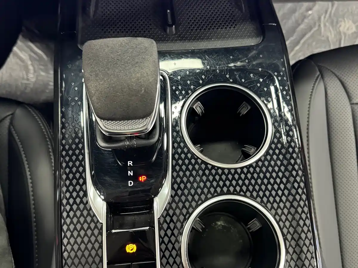 Hongqi HONGQI HS3 PHEV