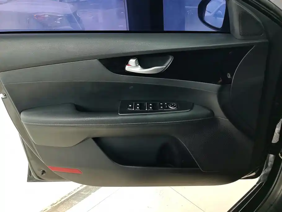 Kia K3 2019 1.5L CVT Smart Connect Edition фото 7
