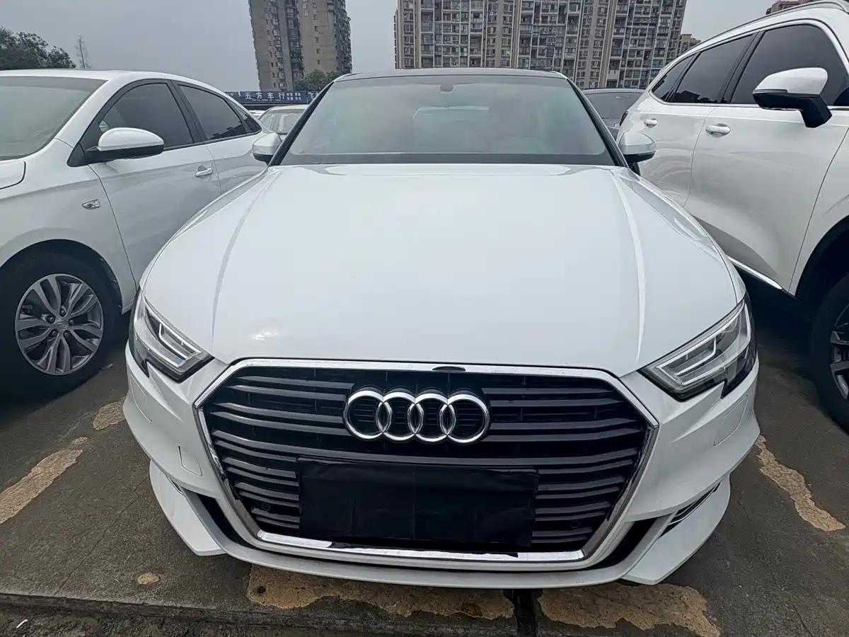 Audi A3 2019 Sportback 35 TFSI Progressive China VI фото 2