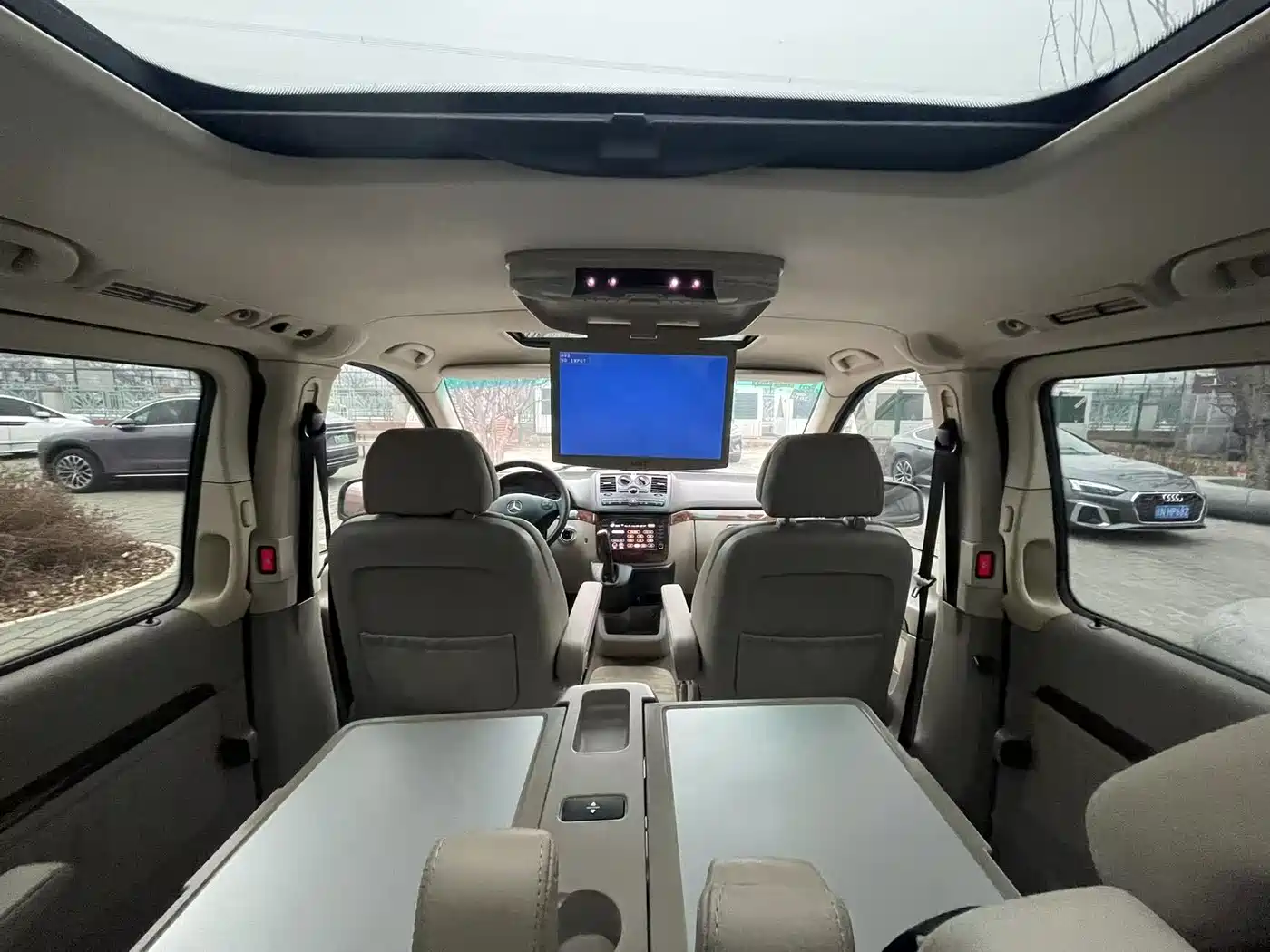 Mercedes-Benz Viano (Import) 2010 Model Viano 3.5L фото 19