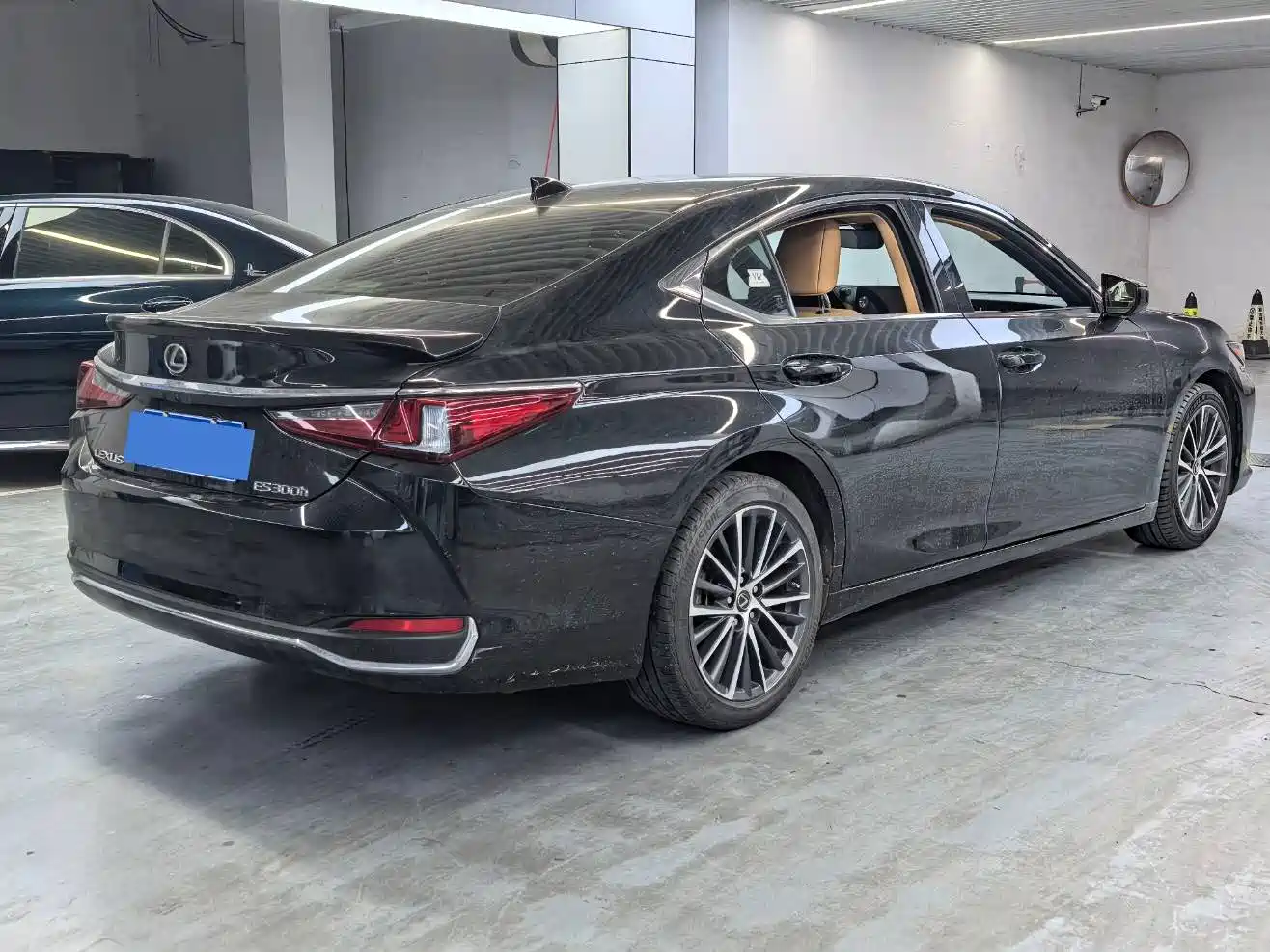 Lexus ES 2022 300h Excellence Edition фото 7