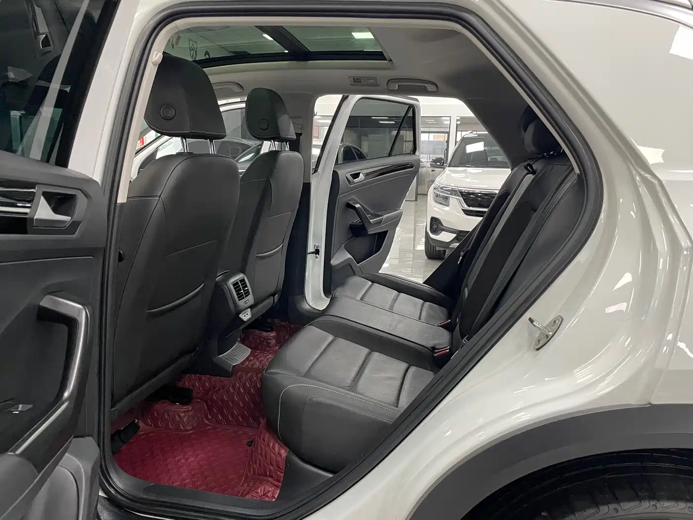 VOLKSWAGEN T ROC EXPLORING SONGS