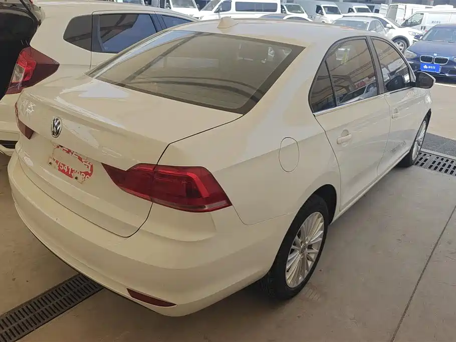 Volkswagen Santana 2016 1.6L Automatic Trend Edition фото 3