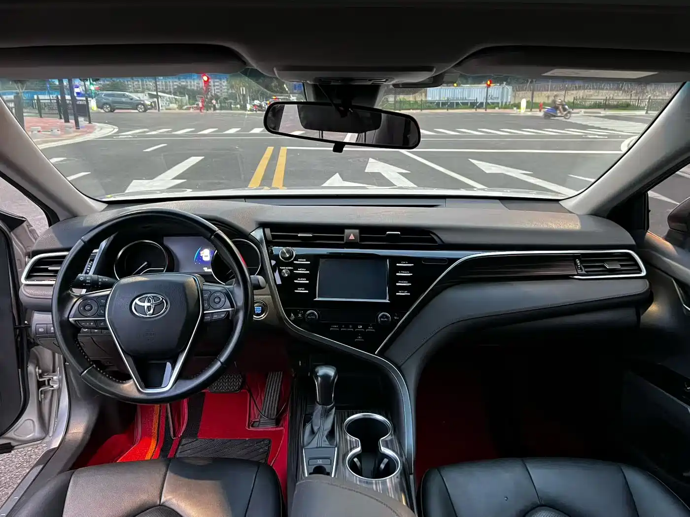 Toyota Camry 2018 2.0G Luxury Edition фото 4