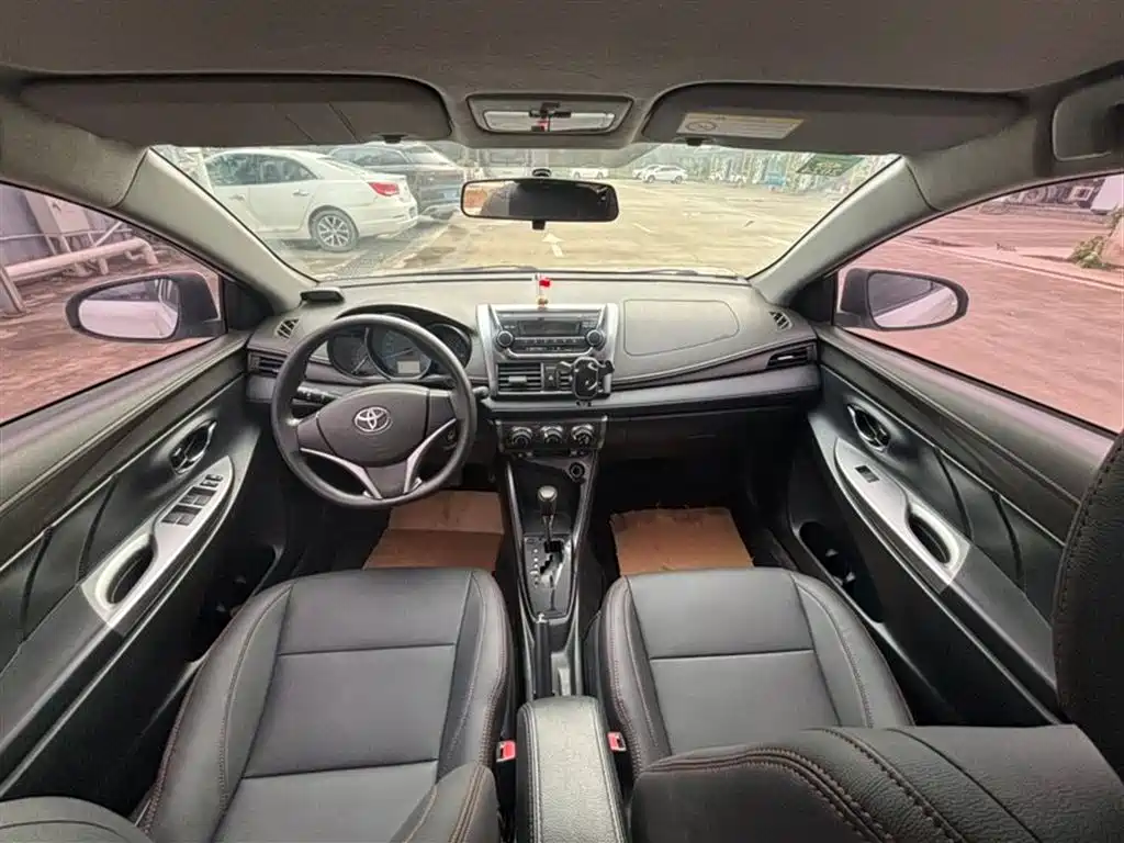 Toyota YARiS L Zhi Xuan 2015 1.5E Auto Charming Edition фото 7