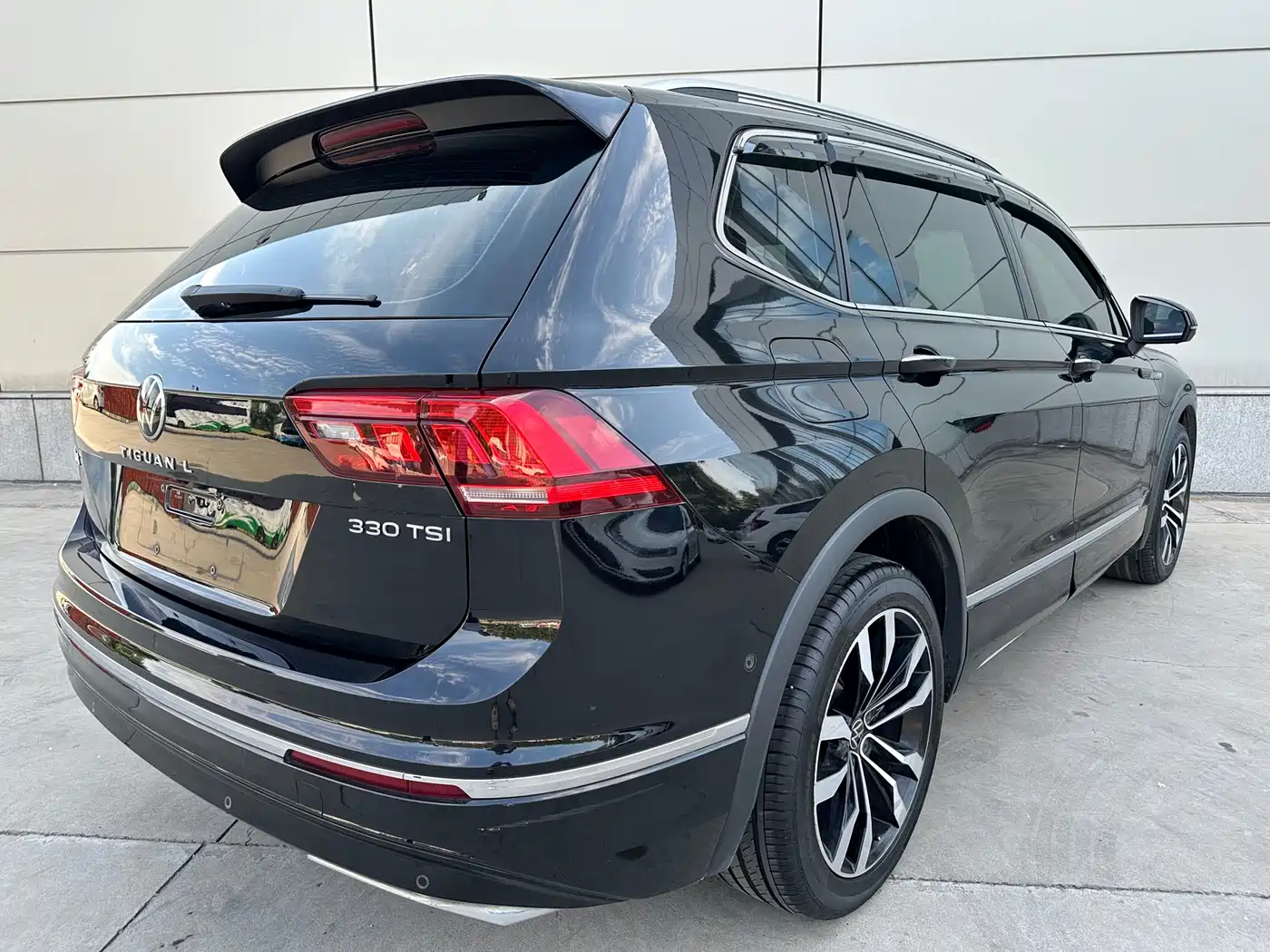 Volkswagen Tiguan L 2021 330TSI Automatic 2WD R-Line Premium фото 21