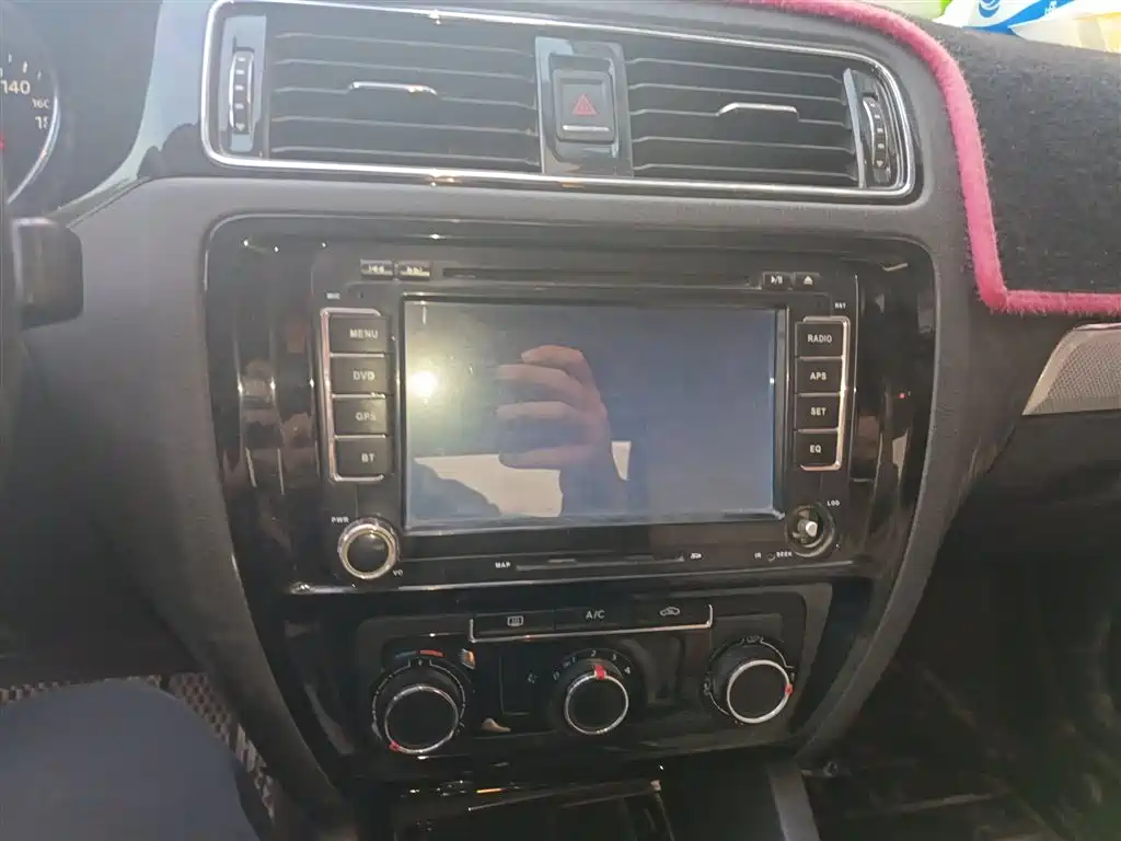 Volkswagen Sagitar 2017 1.6L Manual Comfort фото 6