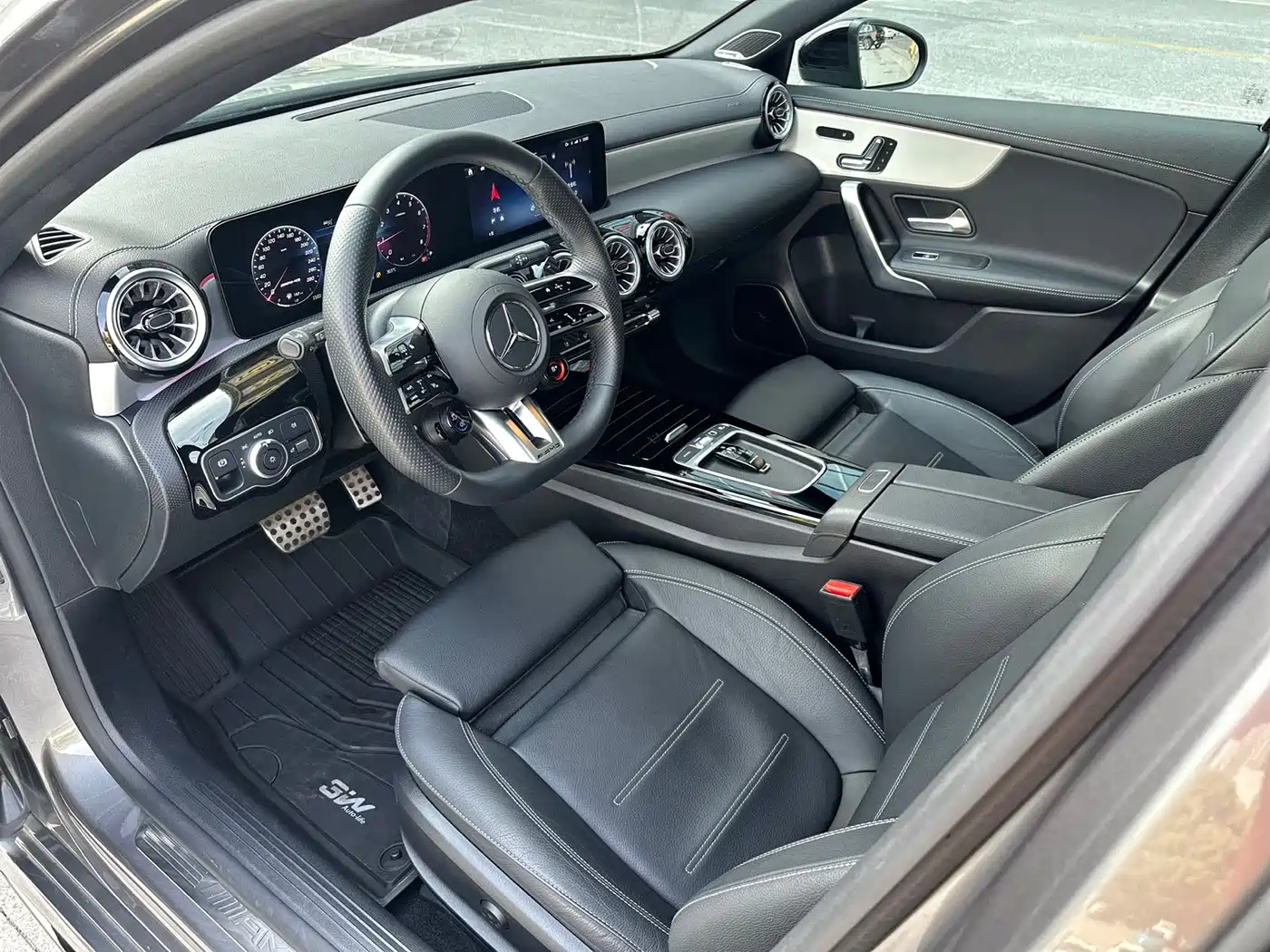 Mercedes-Benz A-Class AMG (Import) 2025 AMG A 35 4MATIC фото 8