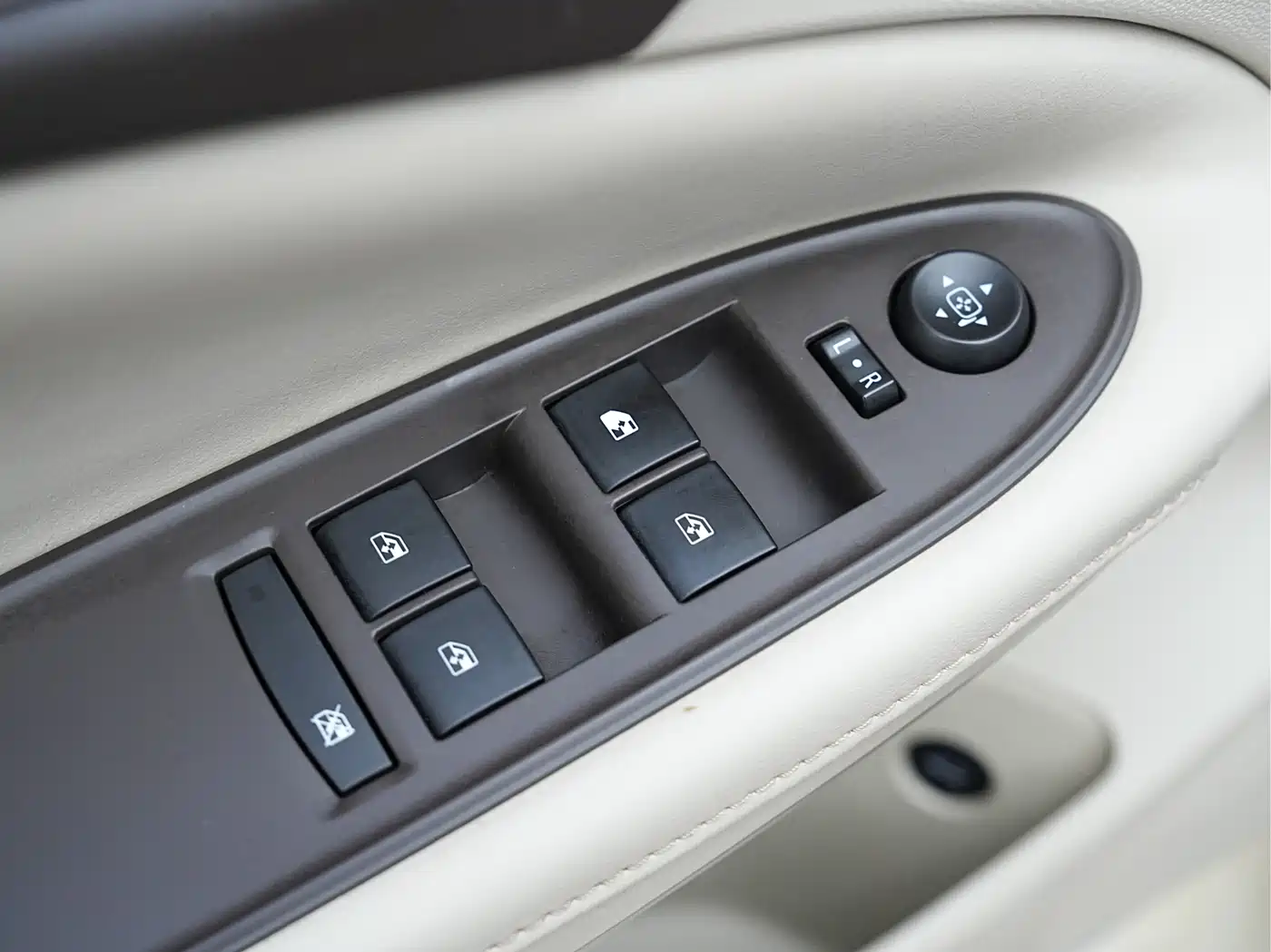Buick Verano 2015 Sedan 15S Automatic Leading фото 22