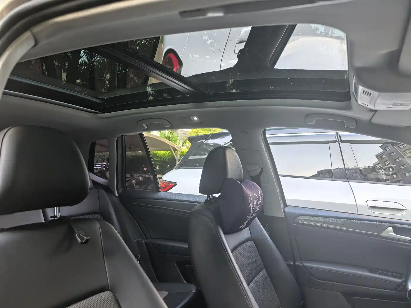 Volkswagen Golf Sportsvan 2018 230TSI Automatic Progressive фото 9