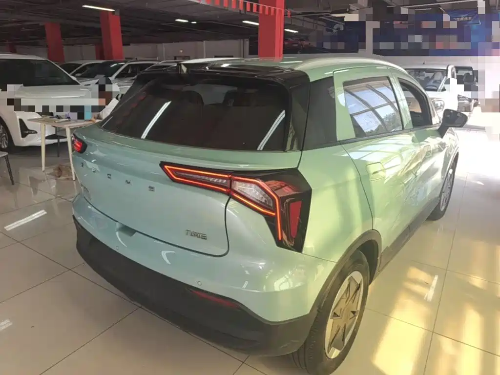 Фото 7 - Geely Geometry E Firefly