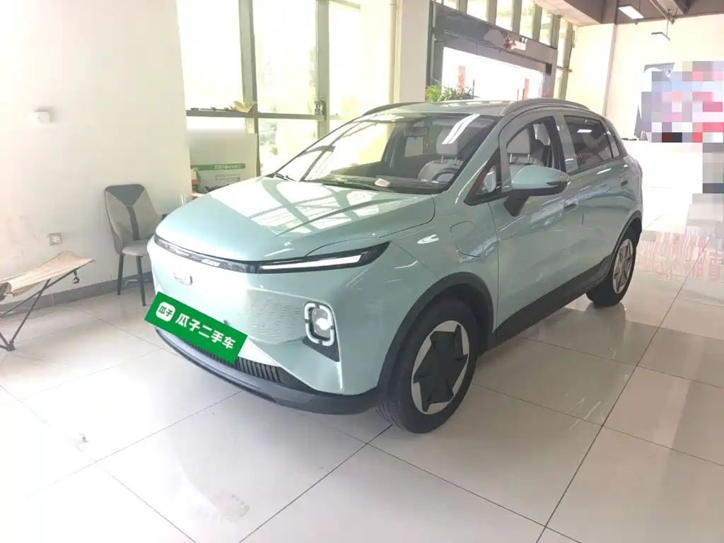 Фото 2 - Geely Geometry E Firefly