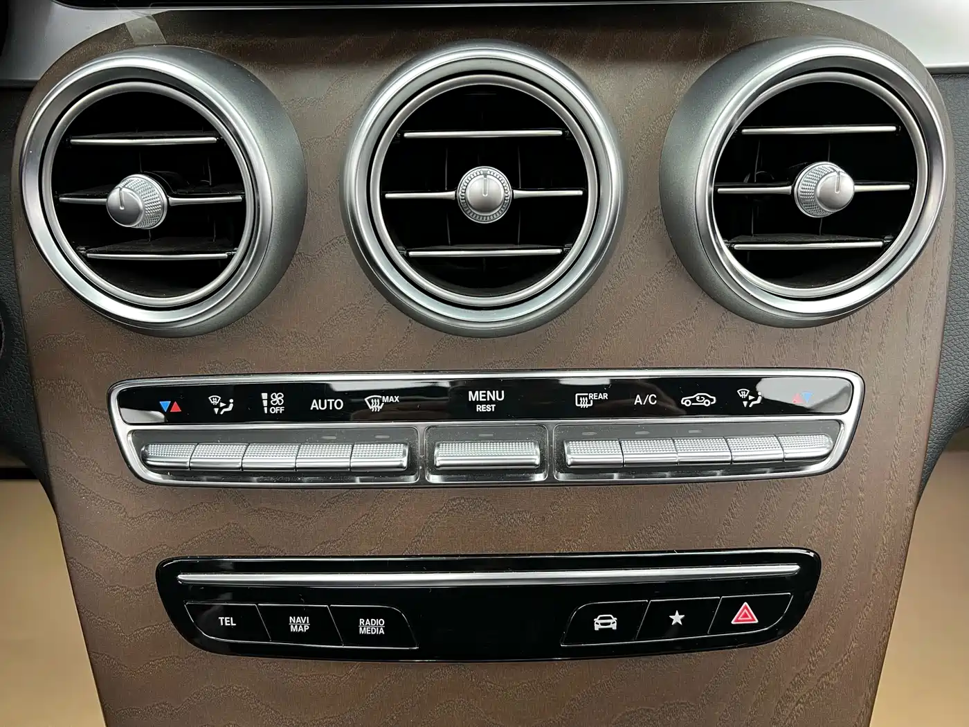 Mercedes-Benz GLC 2022 GLC 300 L 4MATIC Dynamic Collector's Edition фото 14