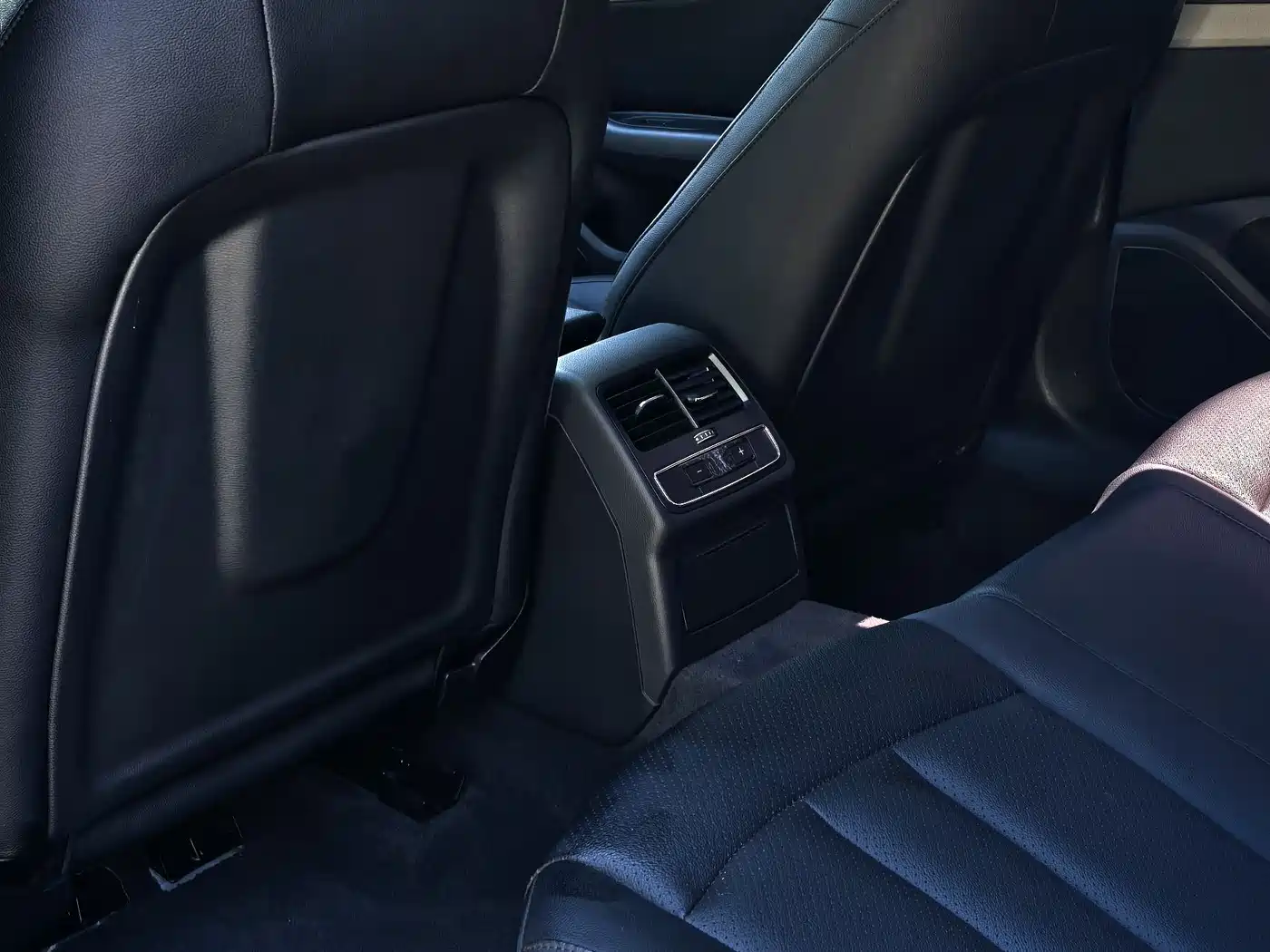 Audi A4L 2018 30th Anniversary 40 TFSI Progressive фото 8
