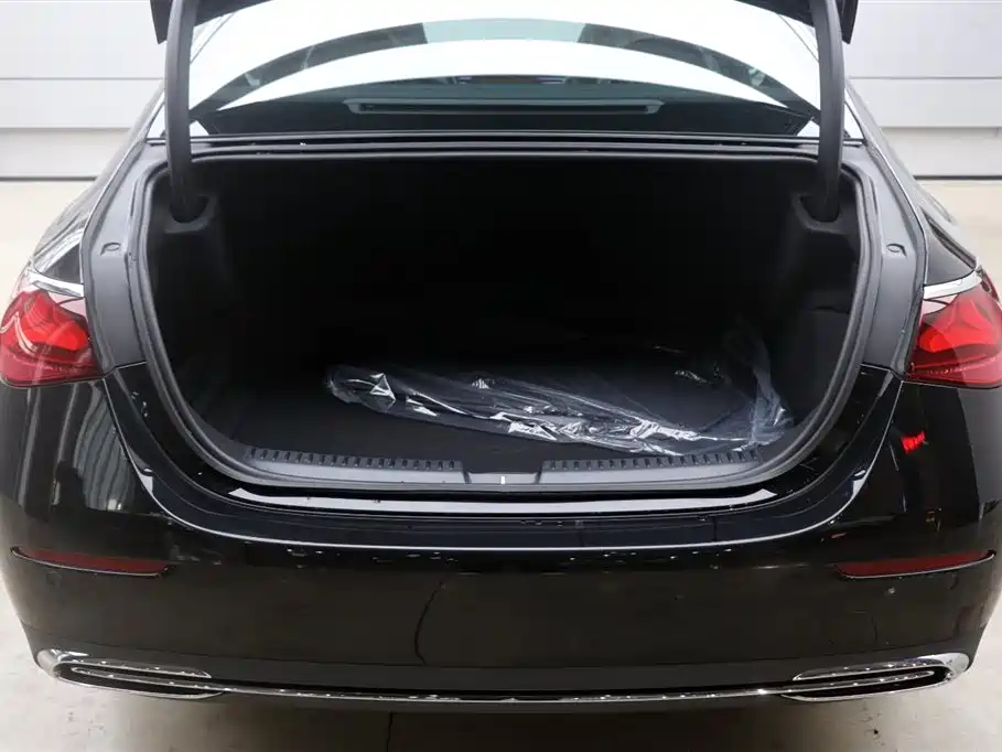 Mercedes-Benz E-Class 2025 E 300 L Luxury фото 29