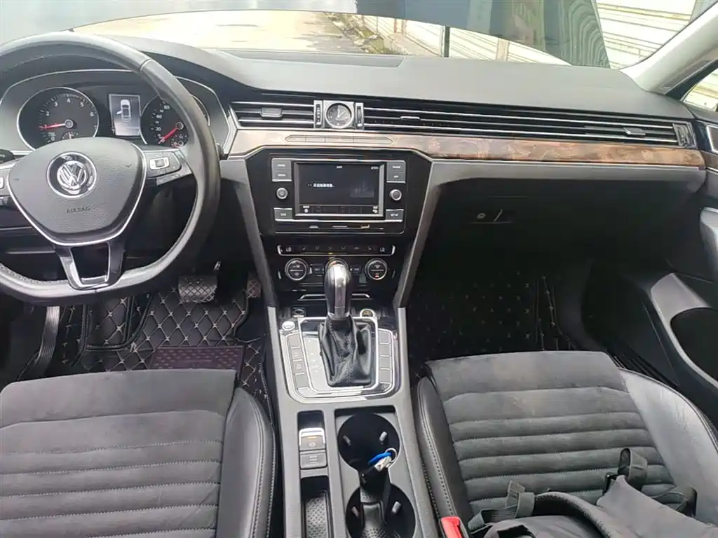 Volkswagen Magotan 2018 330TSI DSG Luxury фото 13