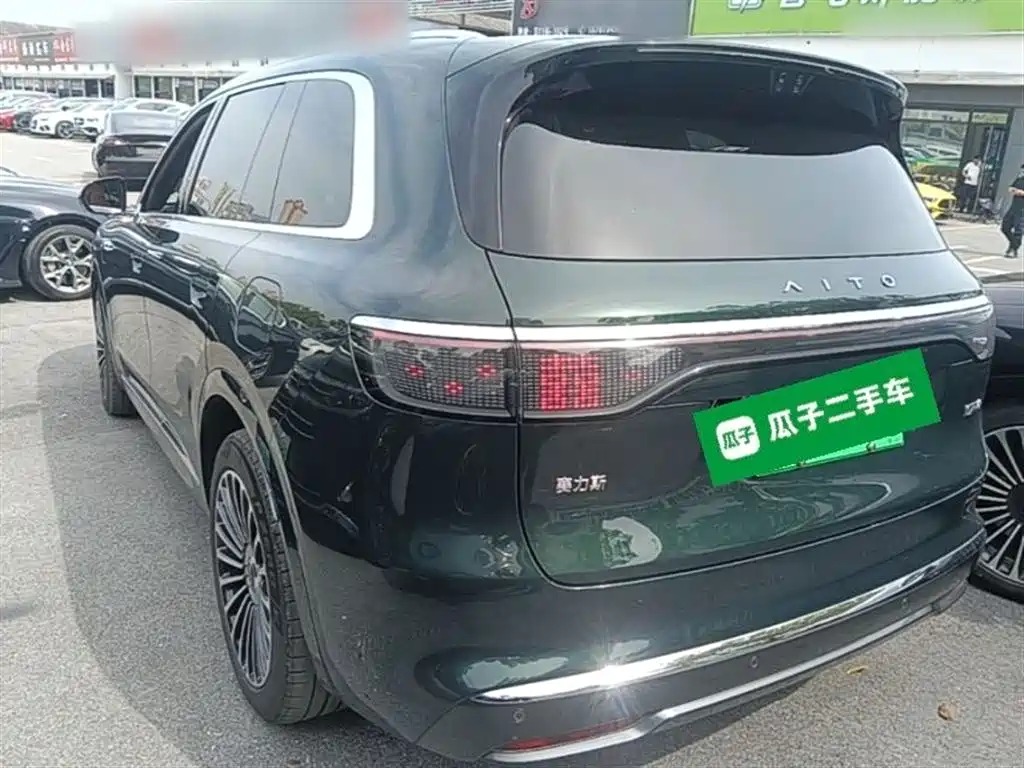 AITO Wenjie AITO M8 2025 Range Extender Max+ Edition 53.4kWh 5-seater фото 5