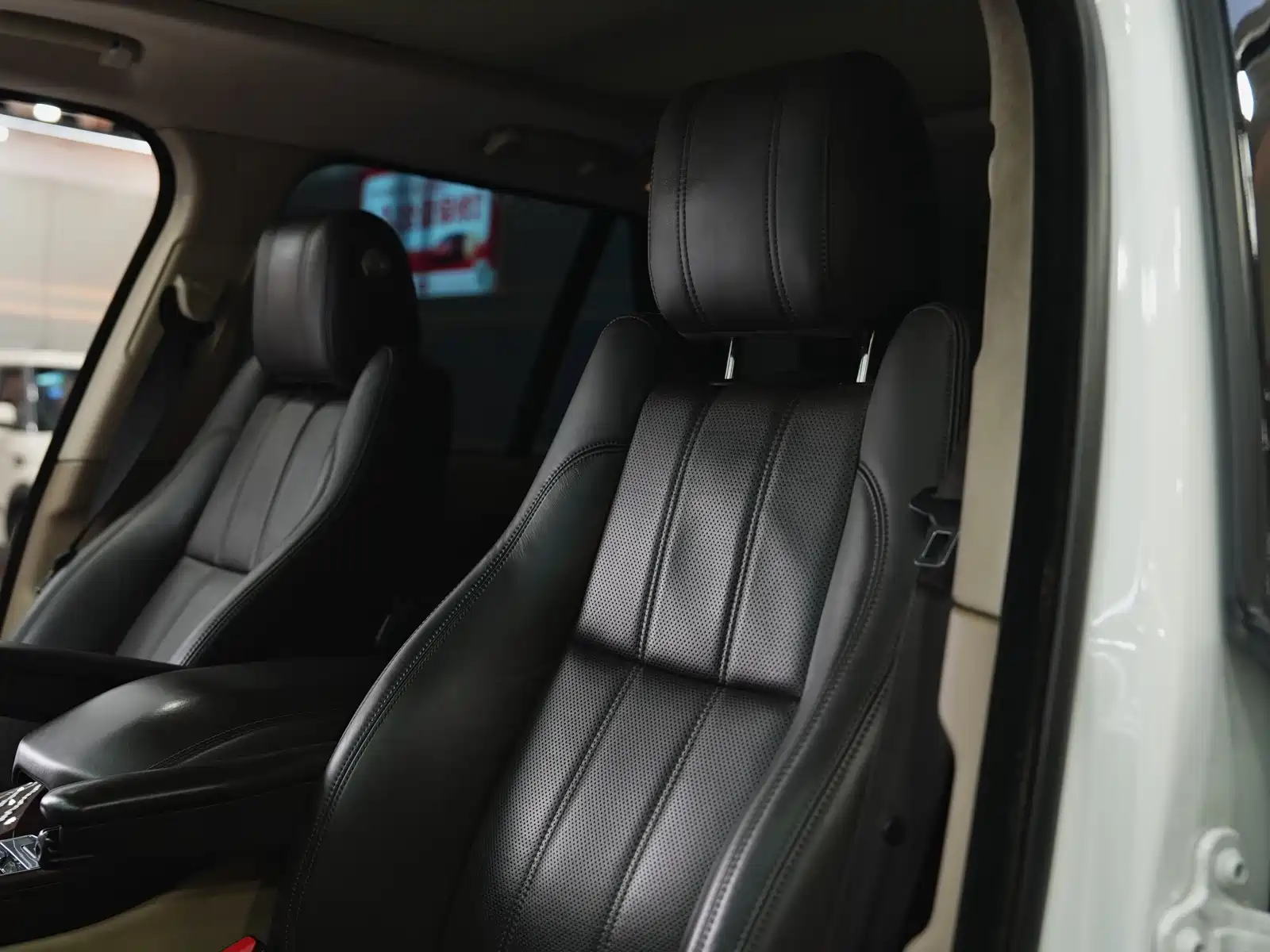 Фото 25 - Land Rover Range Rover