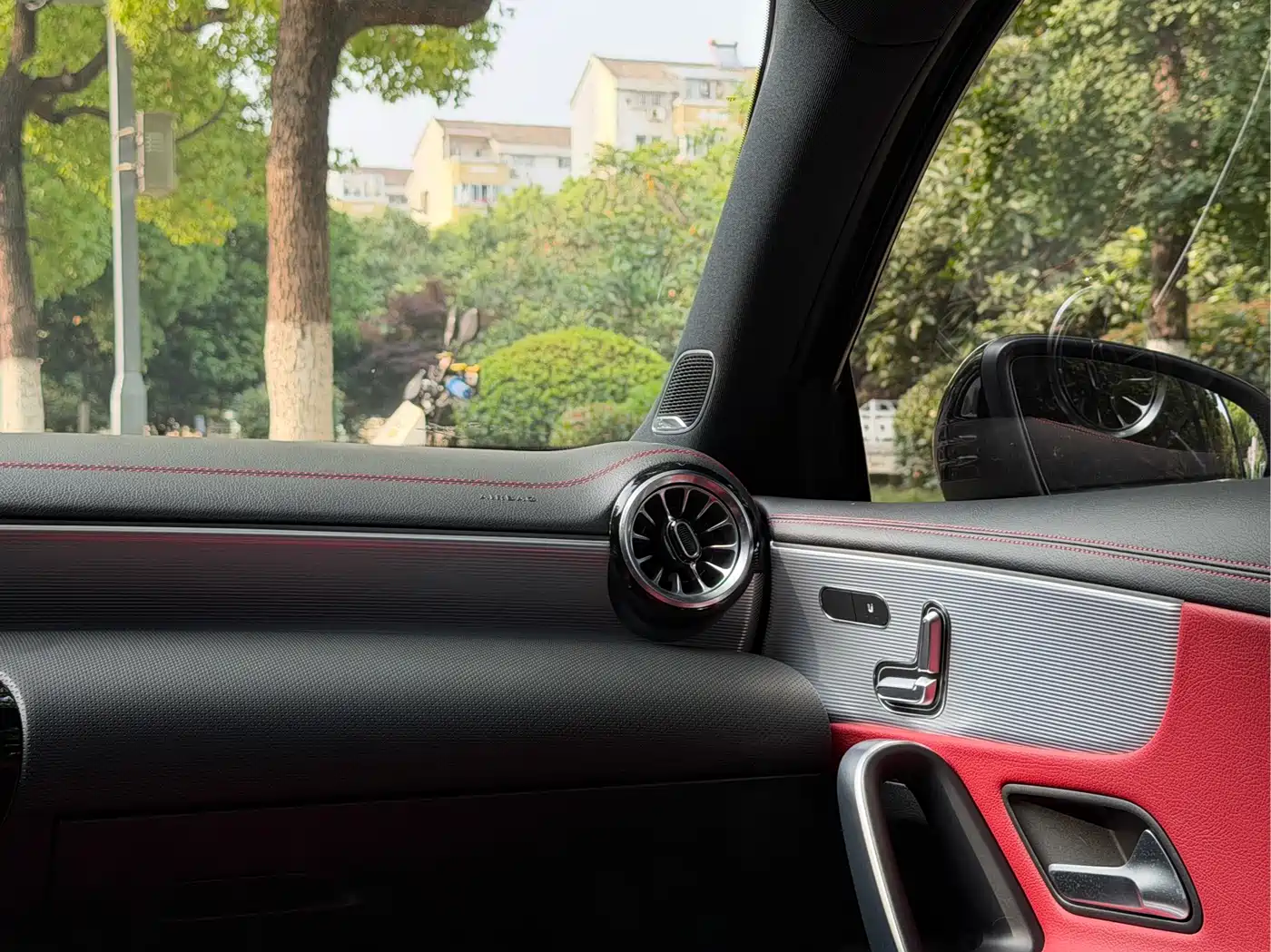 Mercedes-Benz A-Class AMG 2022 AMG A 35 L 4MATIC фото 19
