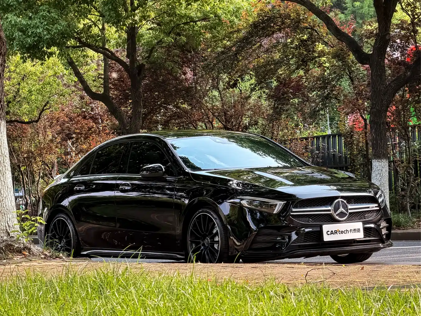 Mercedes-Benz A-Class AMG 2022 AMG A 35 L 4MATIC фото 3